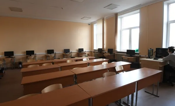 Более 60 учителей из 12 регионов поборются за вакансии в сельских школах Забайкалья