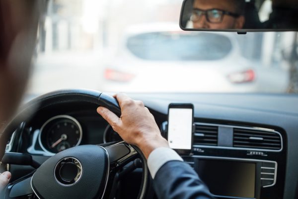 Автоэксперт Попов дал советы по вождению в межсезонье