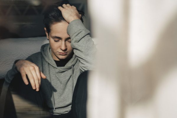 Врач: головные боли могут начаться у школьников, не соблюдающих режим сна