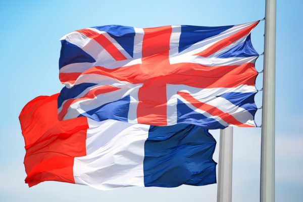 Небензя назвал безответственными планы Лондона и Парижа снабдить Киев ЯО