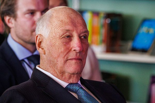 Короля Норвегии Харальда V госпитализировали на Тенерифе с инфекцией