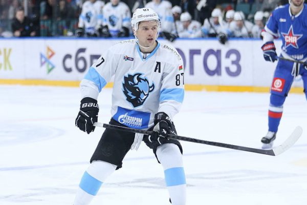 Шипачёв первым в истории КХЛ отдал 700 голевых передач