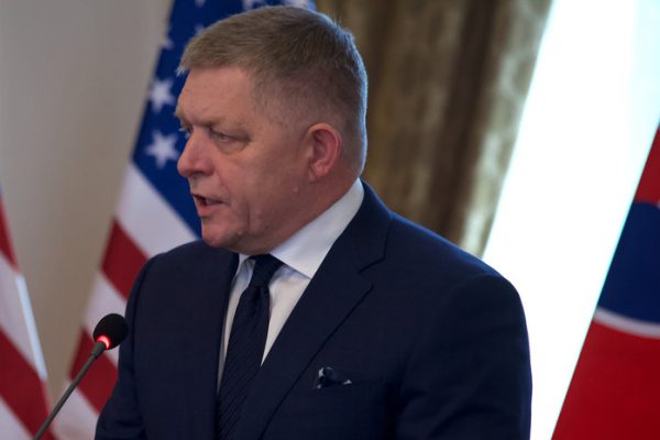 Фицо пригрозил новыми мерами против Украины из-за срыва поставок нефти