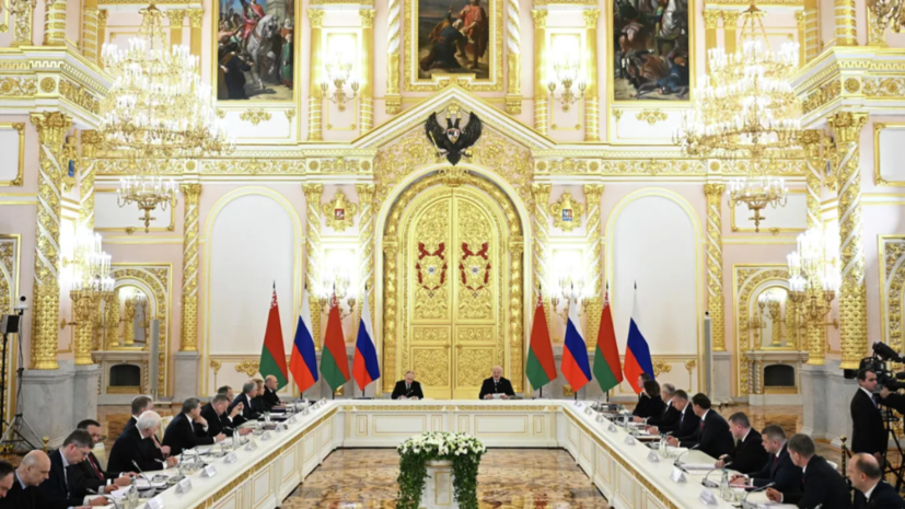 На заседании Высшего госсовета Союзного государства подали оливье и медальоны