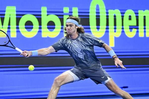 Рублёв вышел в полуфинал турнира ATP в Дубае