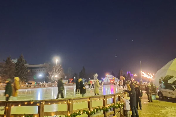 Каток на Стрелке в Красноярске завершает работу в этом сезоне