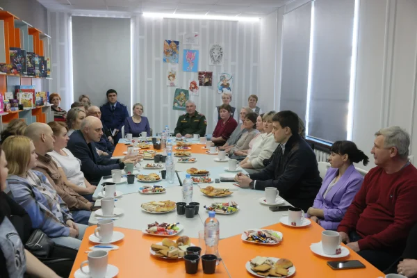 Михаил Котюков поручил чиновникам держаться на постоянной связи с семьями участников СВО