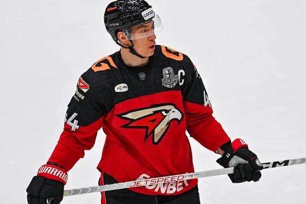 Капитан омского «Авангарда» Дамир Шарипзянов вошёл в тройку лучших игроков КХЛ