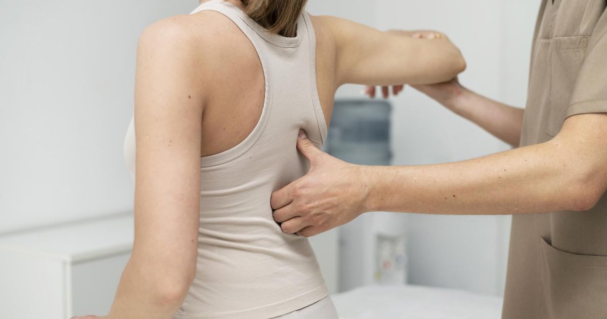 Здоровая осанка: как избежать появления «техношеи» от использования смартфона