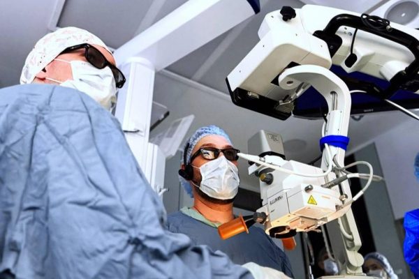 Центр компетенций микрохирургии глаза открыли в ДКЦ им. Л. М. Рошаля