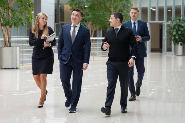 Губернатор Подмосковья поприветствовал делегацию Ямало-Ненецкого АО