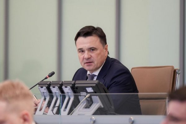 Воробьев поприветствовал делегацию ЯНАО во главе с Артюховым в Подмосковье