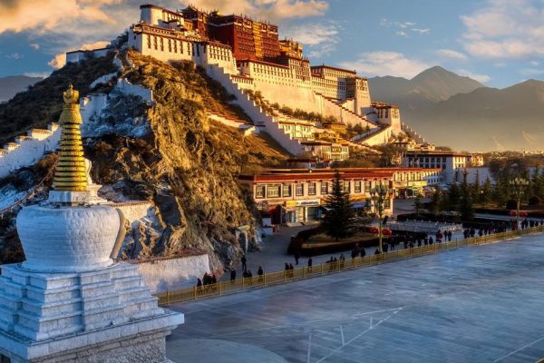 Катя Лель весной отправится в Тибет покорять гору Кайлас