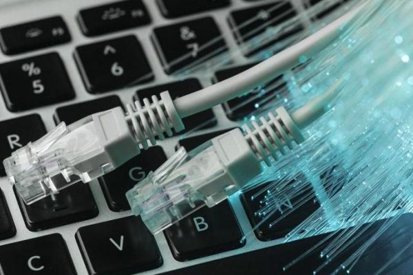 Нарастает дефицит: китайцы подняли цены на оптоволокно для России