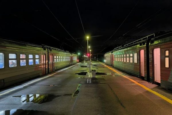 «Как в фильме ужасов»: атмосферу в подмосковной электричке сняли на видео