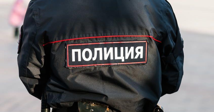 Тащил за ногу, швырял о пол: экс-супруг избил жительницу Уфы при ребенке — видео