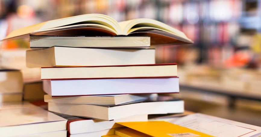 В России сняли с продажи скандальный роман Сорокина «Голубое сало»