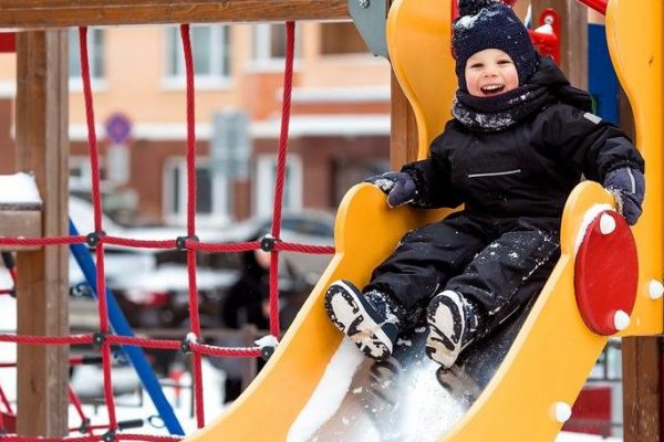 Адвокат объяснил ответственность за травмы на детской площадке