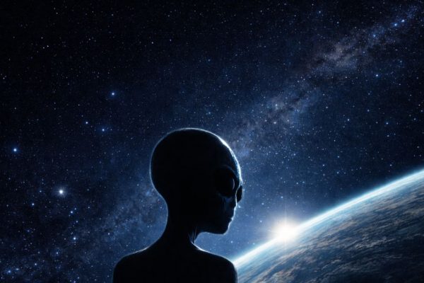 «Они есть, но не здесь»: ветеран NASA с 50-летним стажем объяснил, почему мы не видели инопланетян