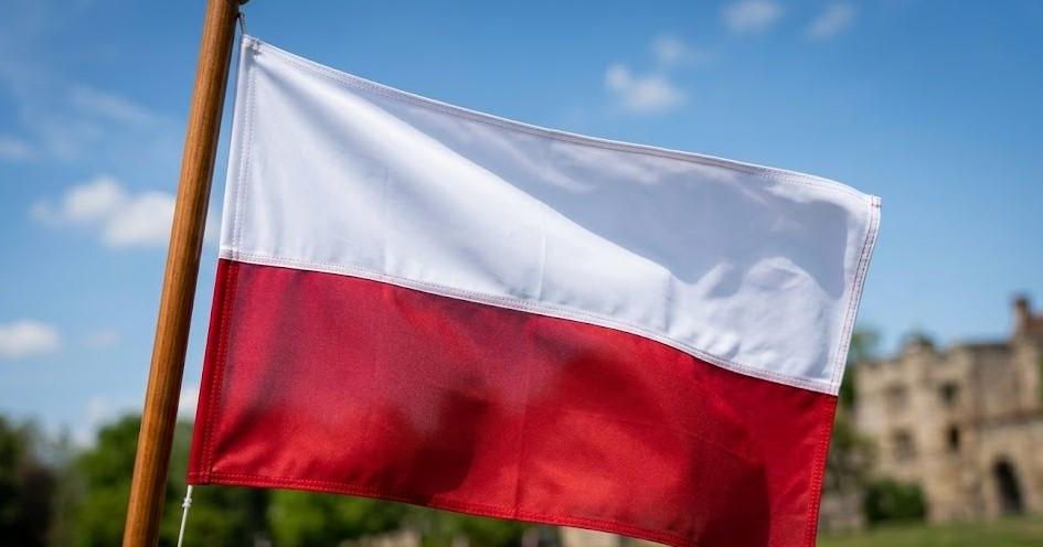 Сикорский объяснил сейму, почему Польша не хочет быть «лохом» в отношениях с США