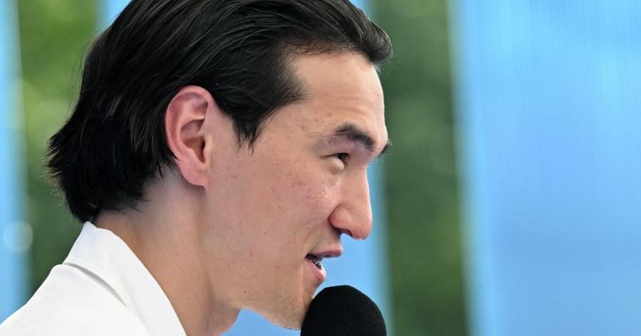 Нурлан Сабуров заявил, что планирует вернуться в Россию