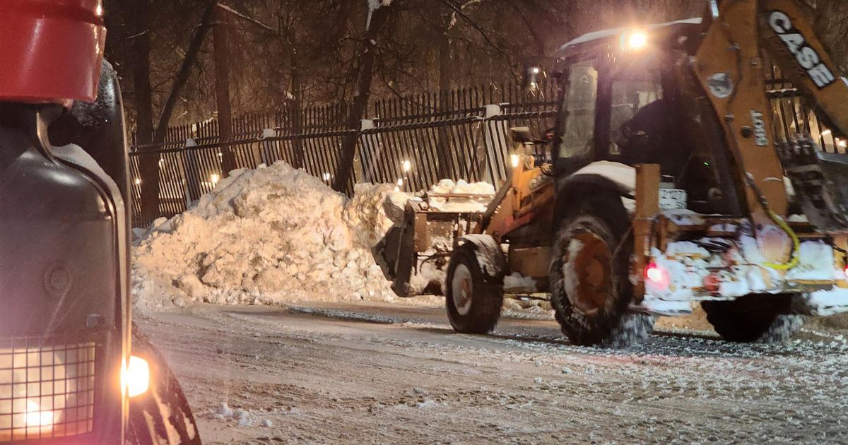 За минувшие сутки с муниципальных дорог Подольска вывезли более 5 тысяч кубов снега