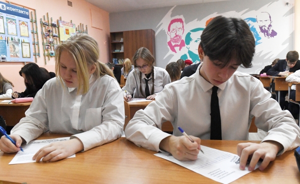 Психолог Skypro рассказала, как помочь ребенку и себе в период экзаменов