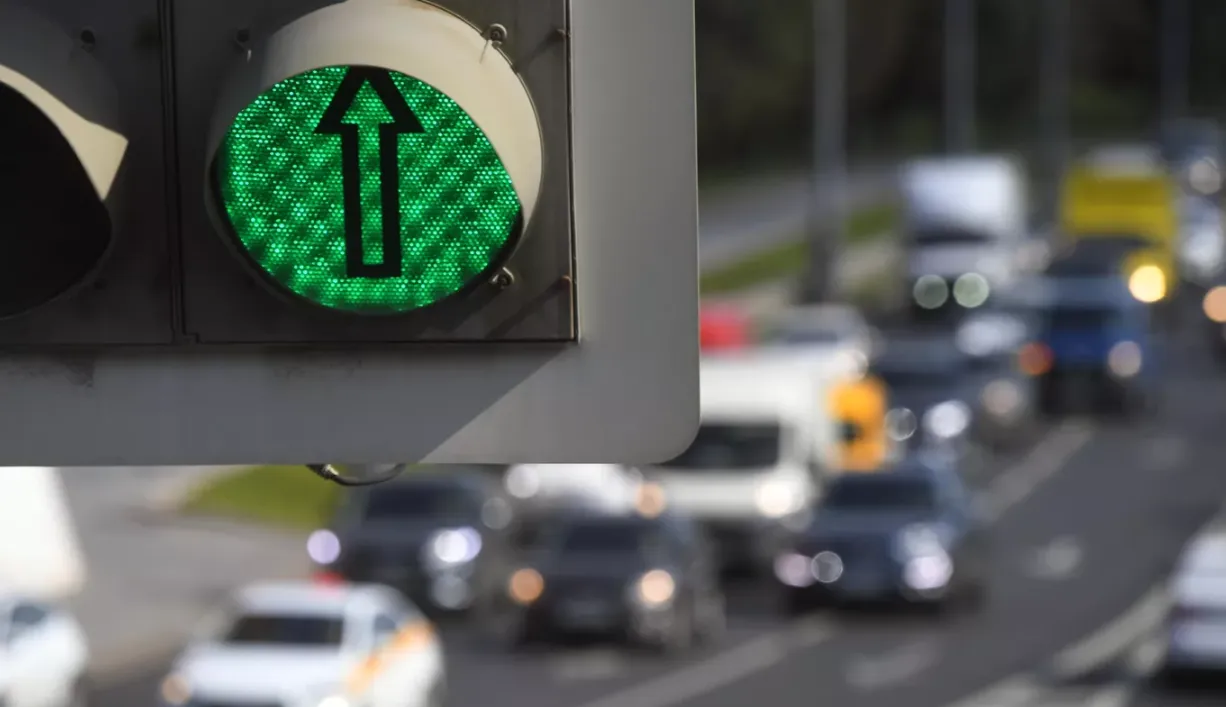 На двух перекрестках на Судостроительной в Красноярске скорректировали работу светофоров