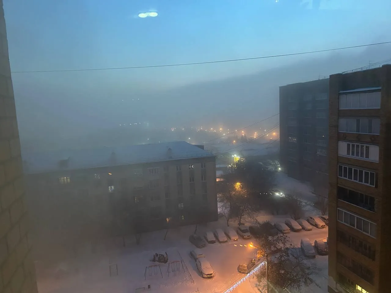 «Чёрное небо» в Кемерове: завод нарушил правила охраны воздуха в период НМУ