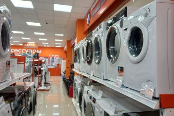 Кота постирали в машинке вместе с занавеской 