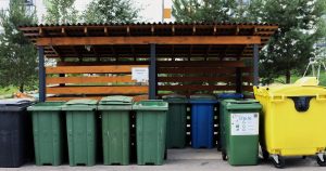 Водители мусоровозов ежедневно фотографируют большинство контейнерных площадок