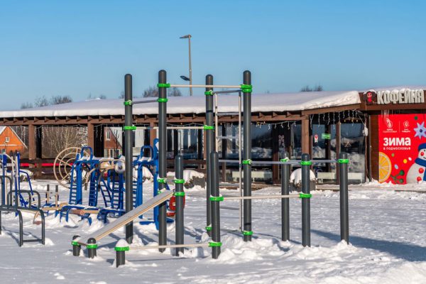 Переедание как реакция на перегрузку: что происходит с организмом