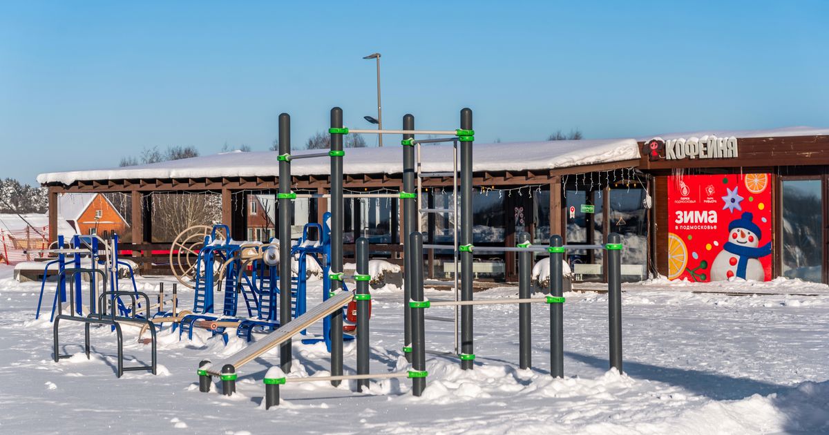 Переедание как реакция на перегрузку: что происходит с организмом