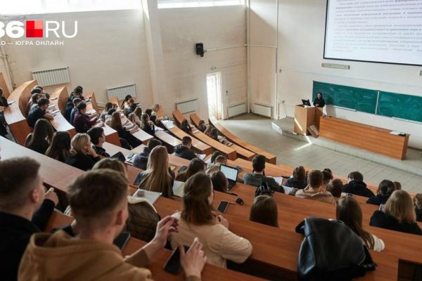 В Югре студентам повысят стипендии