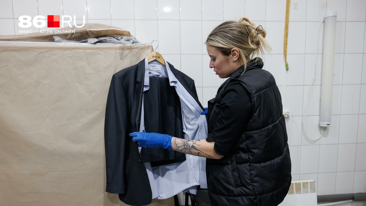 «У людей нет понимания, что делают с покойником»: как хрупкая девушка готовит умерших к похоронам — видео