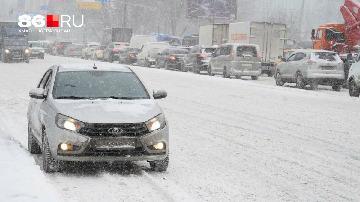 «Скоро наступит дефицит топлива». В России снова дорожает бензин: из-за чего это происходит и что будет дальше