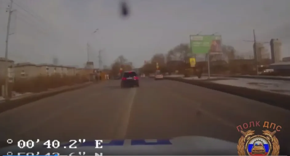 В Красноярске задержали угнанный автомобиль: пьяный водитель без прав попался полицейским