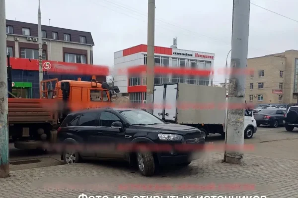 Астраханцев привлекли к ответственности за парковку на тротуарах