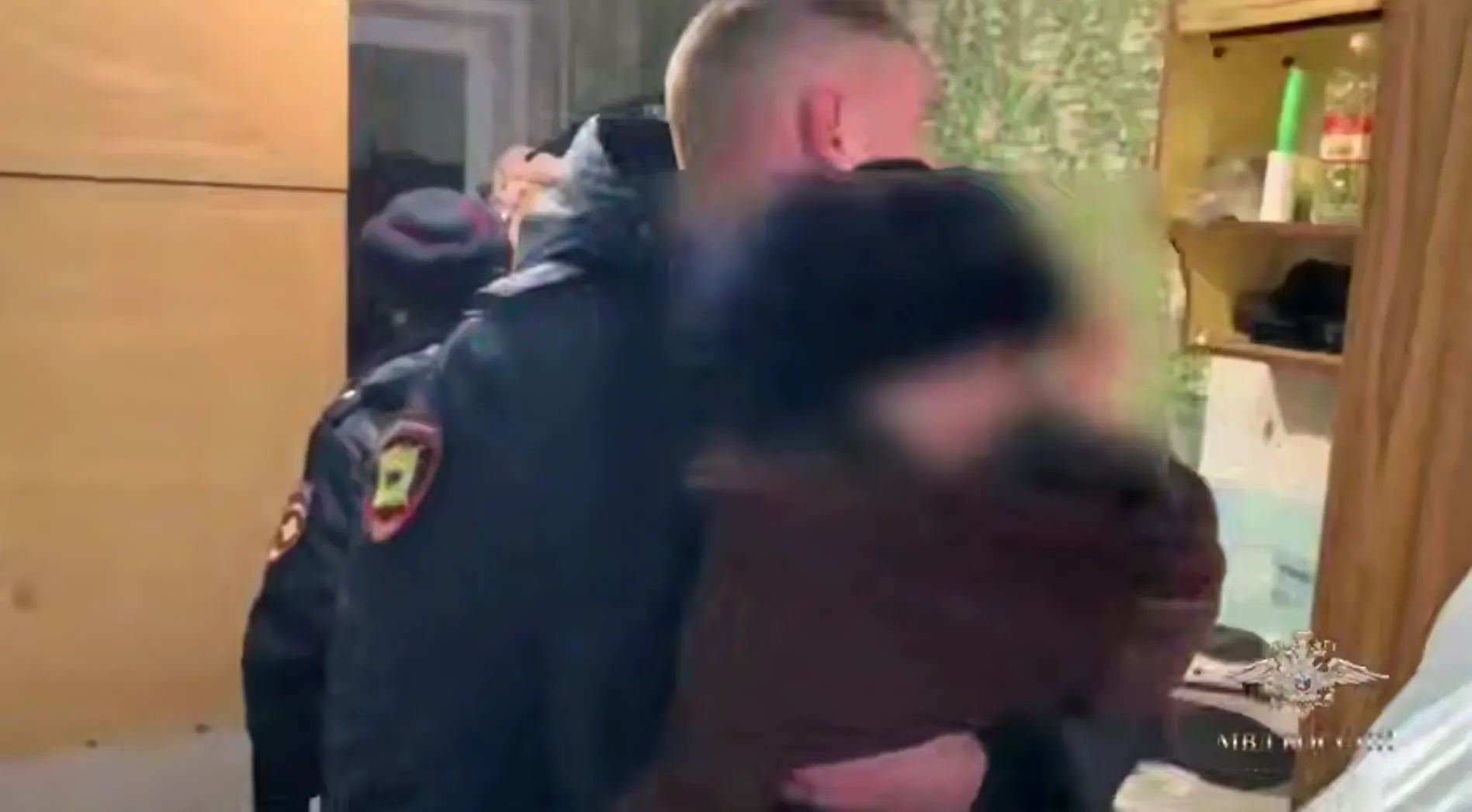 В Красноярске мать морила голодом своего трехлетнего ребенка и оставляла его одного в грязной квартире