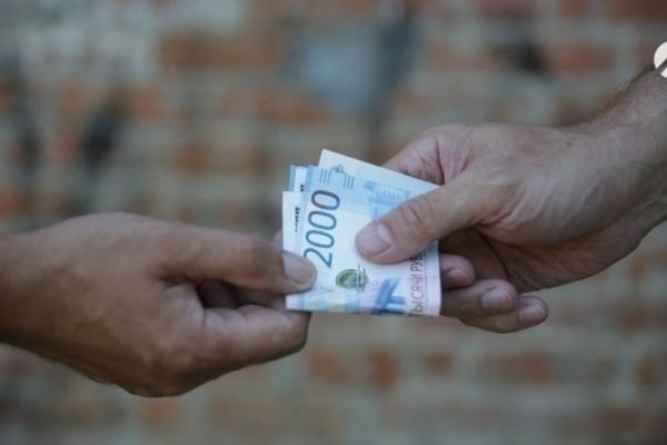 Сотрудник астраханской полиции подозревается во взяточничестве