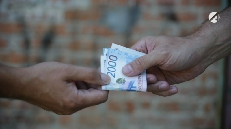 Сотрудник астраханской полиции подозревается во взяточничестве