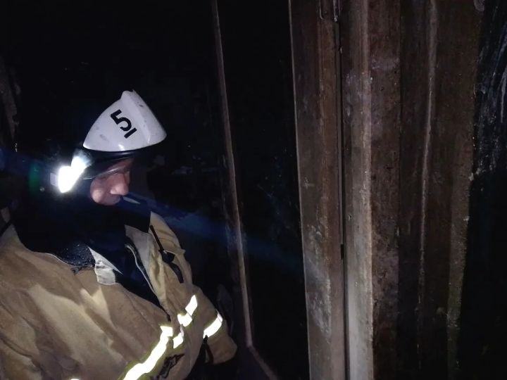 Теплоход горел в Астрахани