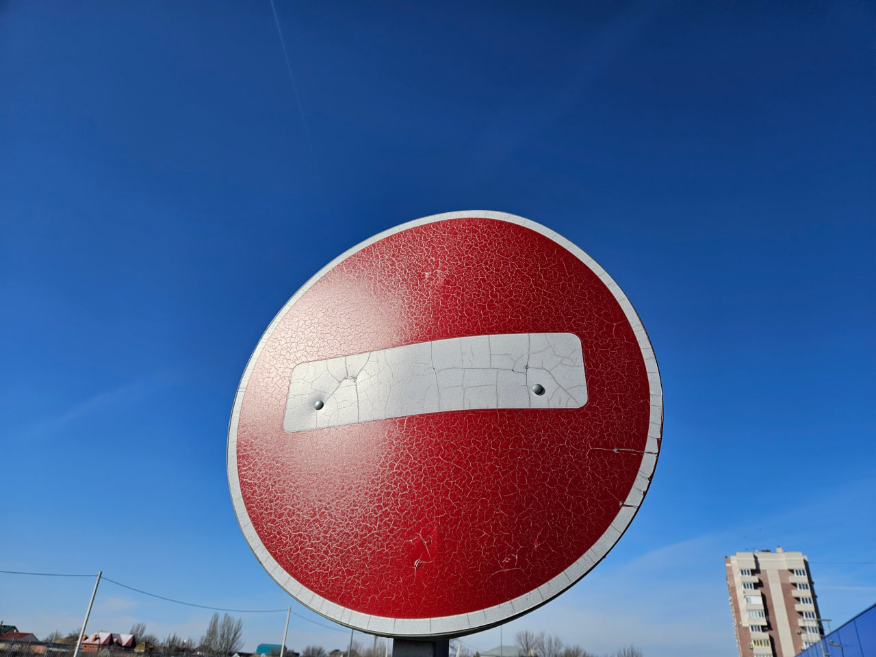 В Советском районе Астрахани ограничили движение сразу по двум улицам