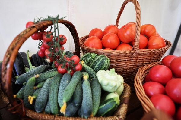 Красноярцам рассказали, почему в январе сильно подорожали огурцы и помидоры