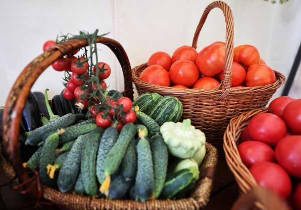 Красноярцам рассказали, почему в январе сильно подорожали огурцы и помидоры