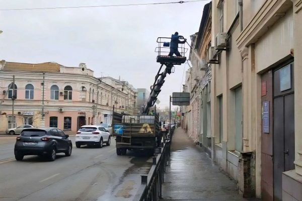 В Астрахани моют здания | АРБУЗ