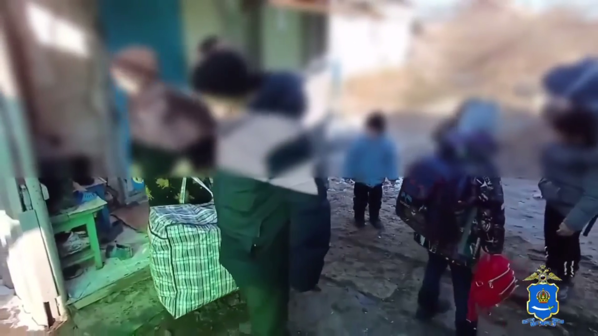 В Астраханской области обнаружили дом с незаконно проживающими иностранками и их детьми