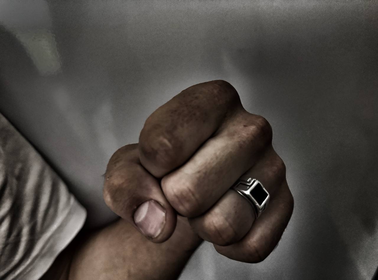 В Астрахани несовершеннолетний напал на ребенка и отобрал деньги