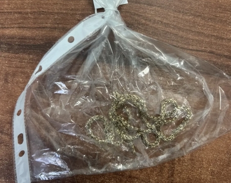 В Астраханской области пенсионера ограбили «как в 90-х»: сорвали цепочку за 100 тысяч