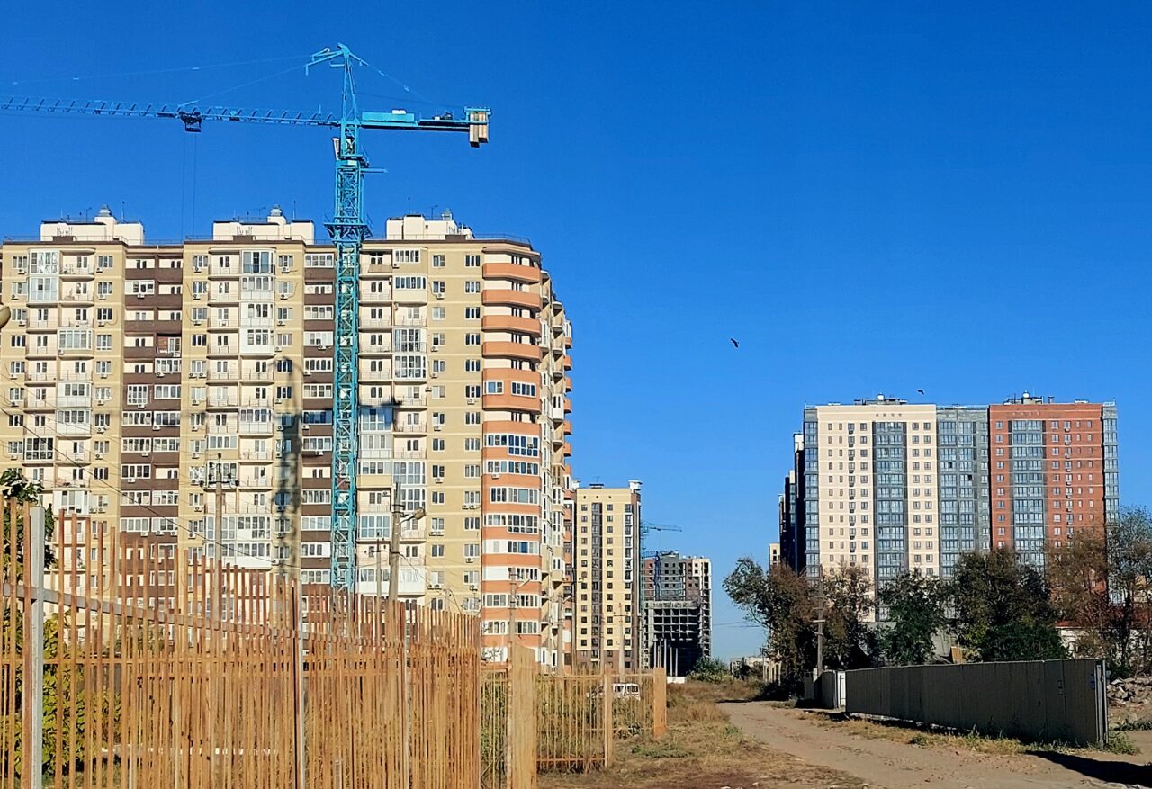 Астраханцы активно распродают купленные квартиры в новостройках | АРБУЗ